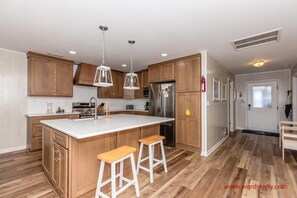 Private kitchen - Barefoot Bungalow-A favorite of ours and many guests, (Surf City)
