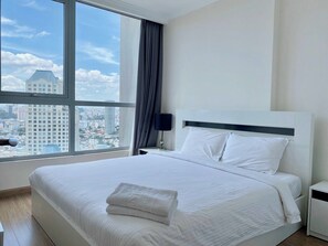 Luxury Apartment, Balcony, City View | Premium bedding, desk, blackout curtains, soundproofing