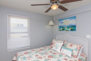 Unclassified image, 5 of 15, button - Daydream Believer - Cute and cozy beach charmer with 2 bedrooms (Surf City)
