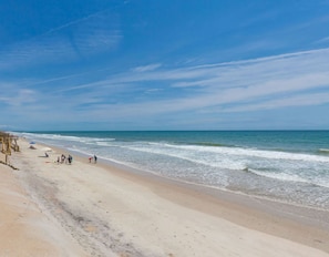 Unclassified image, 3 of 15, button - Daydream Believer - Cute and cozy beach charmer with 2 bedrooms (Surf City)