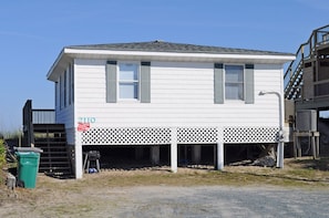 Unclassified image, 4 of 15, button - Daydream Believer - Cute and cozy beach charmer with 2 bedrooms (Surf City)
