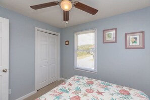 2 bedrooms, iron/ironing board, Internet - Daydream Believer - Cute and cozy 2 bedrooms 1 bath beach charmer (Surf City)