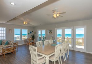 Interior - Dettor - Oceanfront, Dog Friendly! (Topsail Beach)