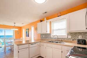 Micro-ondes, lave-vaisselle, grille-pain, blender