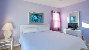 4 bedrooms - Fair Winds: Oceanfront 4-Bedroom getaway in Surf City, perfect for 10! (Surf City)