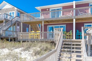 Exterior - Fins To The Right- Oceanfront 3 Bedroom (Surf City)