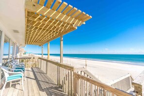 Beach - Happy Ours - Classic H-Plan Cottage Oceanfront 4 BR. (Surf City)