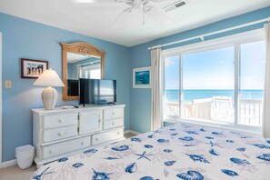 4 bedrooms, iron/ironing board - Happy Ours - Classic H-Plan Cottage Oceanfront 4 BR. (Surf City)