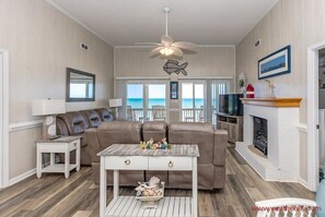 Télévision, lecteur de DVD, chaîne hi-fi