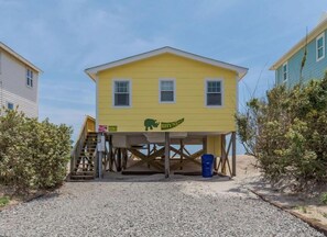 Exterior - Rhyne-O - Cozy & Comfortable Beach Cottage!!! (Surf City)
