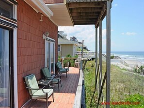 Terrace/patio - Sea dog Oceanfront 3-Bedroom Surf City, perfect for 9 guests! (Surf City)