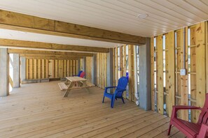 Dining - Martin's Mirage - Updated 3 BR Oceanfront Cottage with Amazing Views!  Dog (North Topsail Beach)