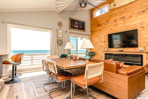 Dining - Martin's Mirage - Updated 3 BR Oceanfront Cottage with Amazing Views!  Dog (North Topsail Beach)