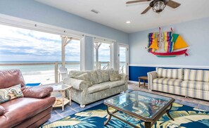 Living area - Simple Pleasure Oceanfront in Surf City, NC—perfect for 15! (Surf City)