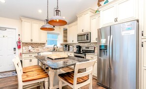 Microonde, lavastoviglie, tostapane, frullatore