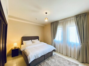 2 habitaciones, tabla de planchar con plancha, wifi y ropa de cama