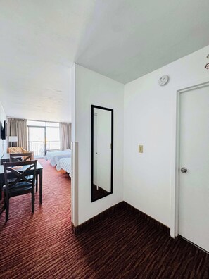 Bügeleisen/Bügelbrett, WLAN, Bettwäsche