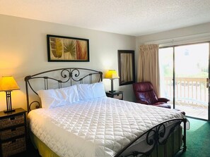 Iron/ironing board, WiFi, bed sheets - Ocean Dunes villas #24, stay close to the beach (Myrtle Beach)