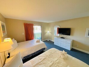 1 bedroom, iron/ironing board, WiFi, bed sheets - Ocean Dunes Villas #14, best location on the beach (Myrtle Beach)