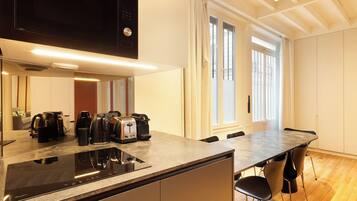 Fridge, microwave, oven, stovetop