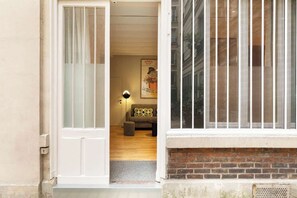 Exterior detail - A Wonderful 2-BR/2BA in Montmartre (Paris)