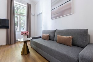 Deluxe Apartment, 2 Bedrooms | Blackout drapes, soundproofing, iron/ironing board, free WiFi