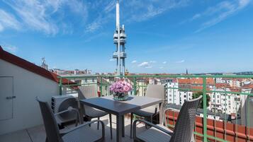 Cortinas blackout y sistema de insonorización