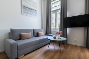 Luksusleilighet | Blendingsgardiner, lydisolert, strykejern/-brett og wi-fi (inkludert)