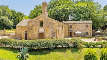 Fachada da propriedade