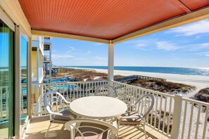 Outdoor dining - Southern Comfort by the Sea by Liquid Life (Gulf Shores)