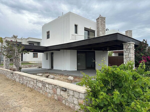 Villa, 2 chambres, balcon, vue sur le jardin | Extérieur