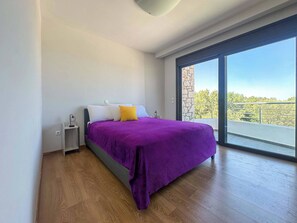 Villa, 2 chambres, balcon, vue sur le jardin | 2 chambres, système d’insonorisation