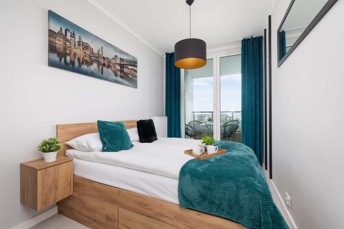 Spacious Apartment | Private Parking and Balcony