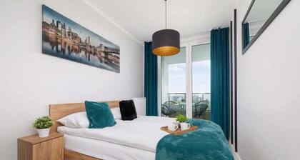 Spacious Apartment | Private Parking and Balcony