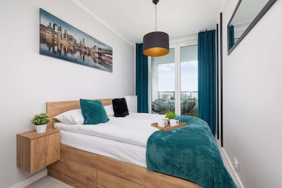 Spacious Apartment | Private Parking and Balcony
