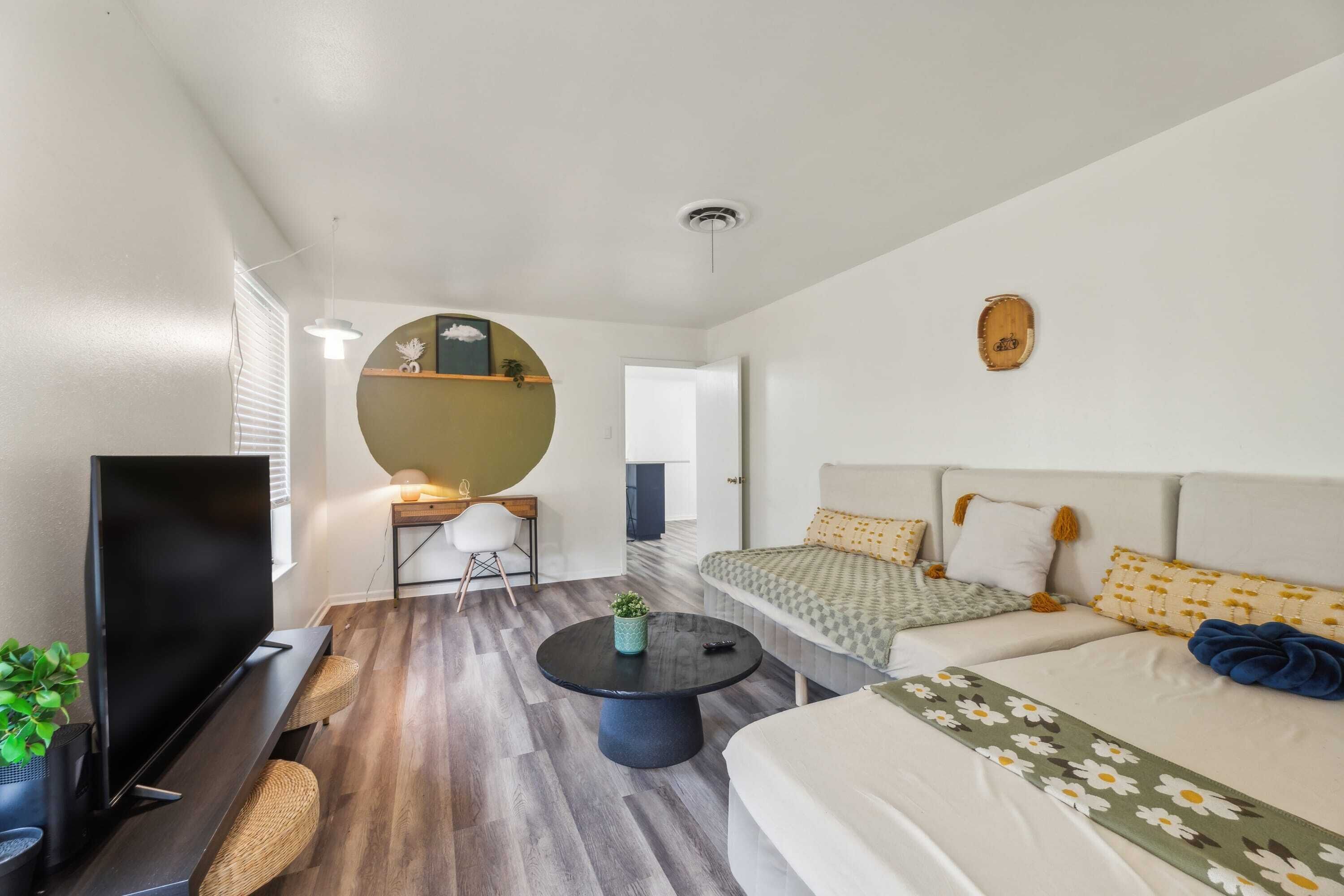 Style Meets Comfort 3bd ATX by Barclé