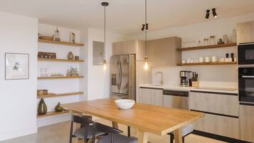 Coffee/tea maker, fridge, microwave, oven