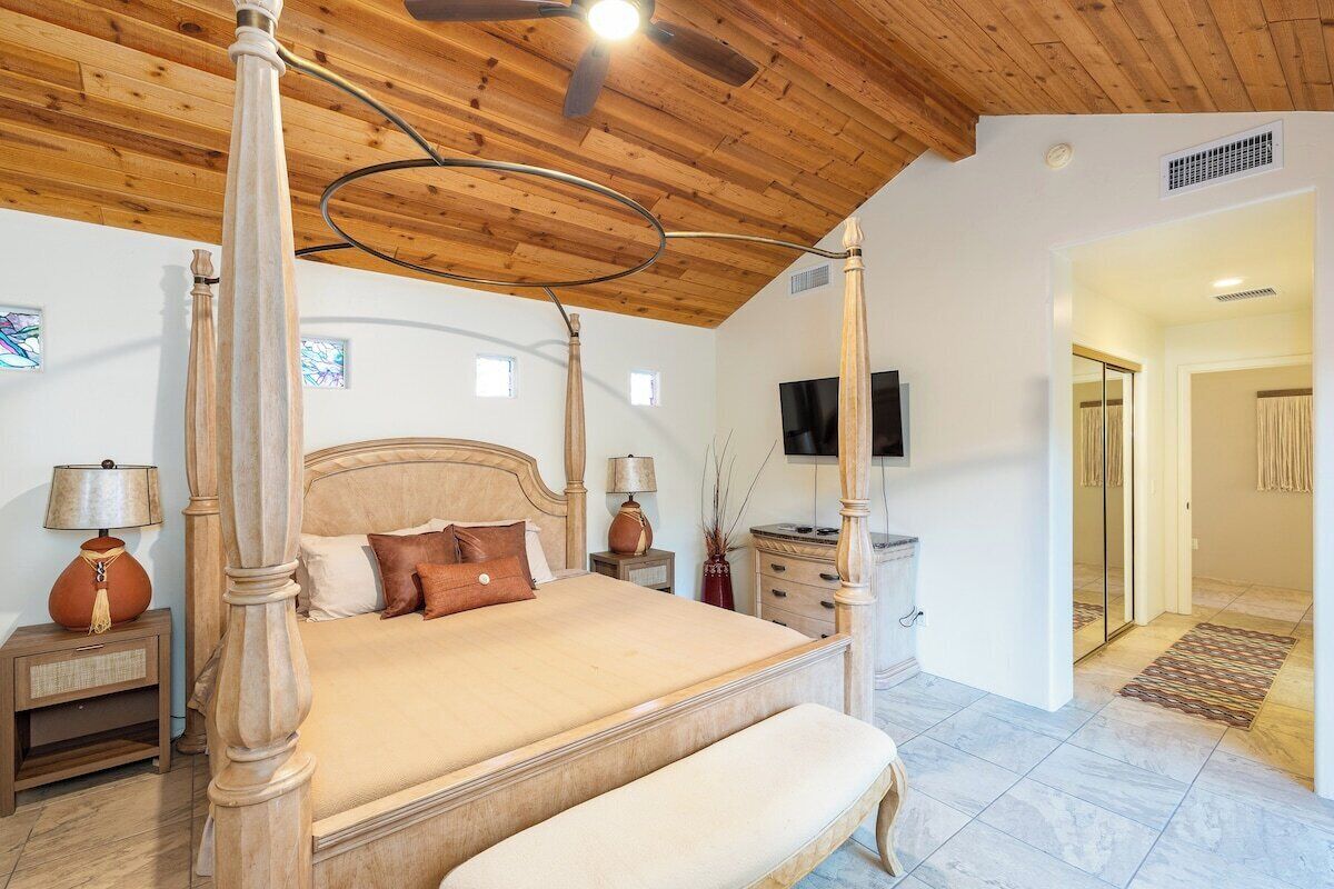 3 habitaciones, escritorio, tabla de planchar con plancha y wifi 