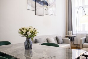 Deluxe Apartment | Living room | 60-inch Smart TV with digital channels - Venus Apartments - Oktogon II (Budapest)