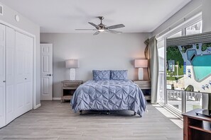2 bedrooms, iron/ironing board, travel cot, free WiFi - Gulfstream Condos Unit 406 | Gulf Front View |Pool, Hot Tub, Pickleball Court (Corpus Christi)