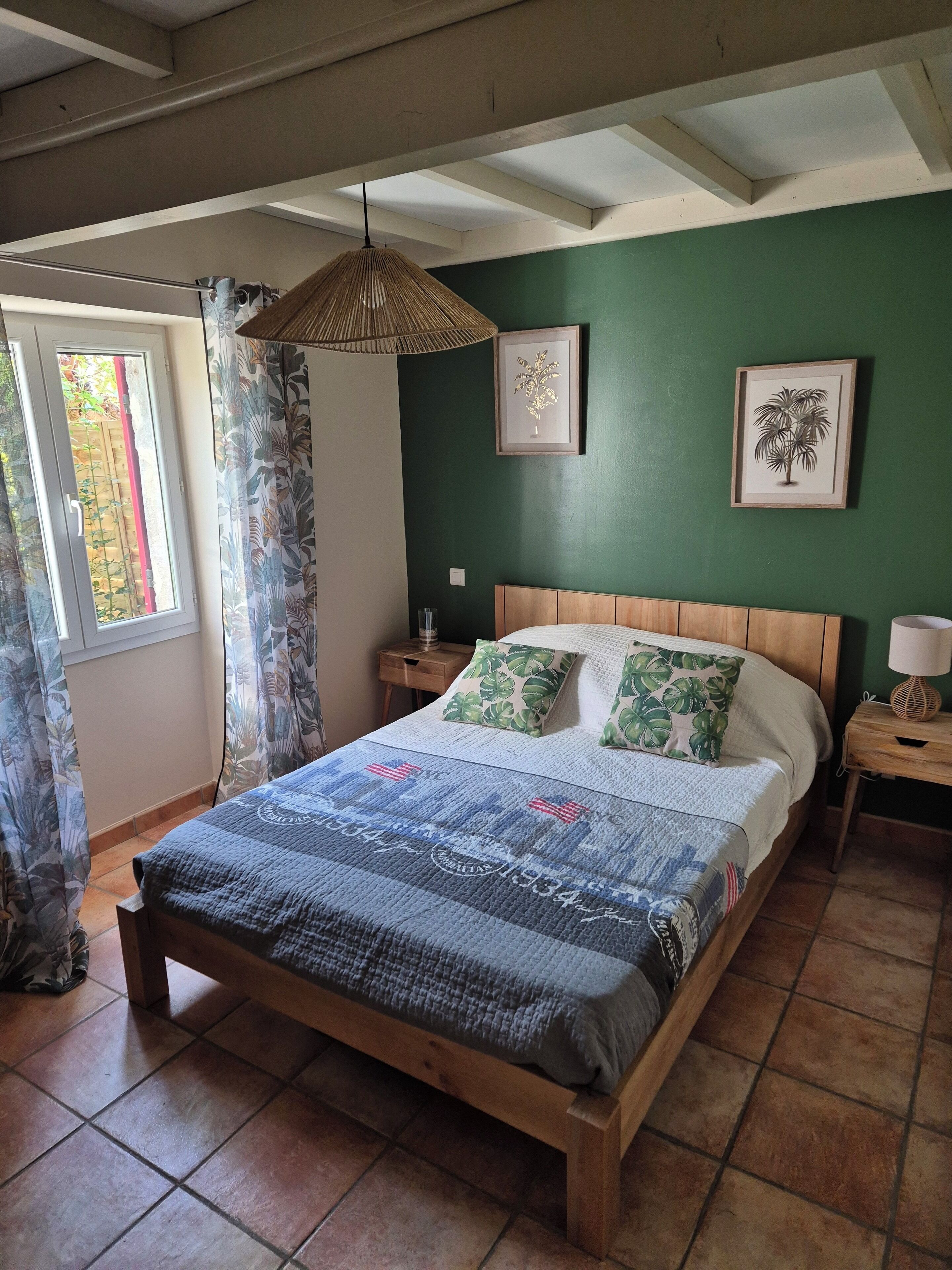 1 chambre, fer et planche à repasser, Wi-Fi gratuit