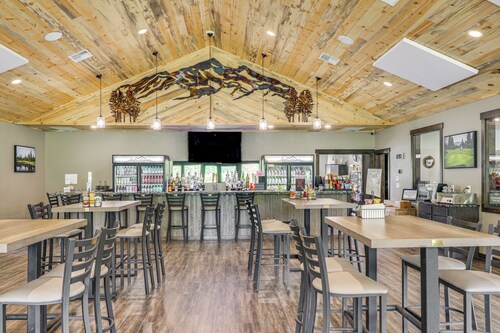 Deck & Mtn Views: Libby Home on Golf Course!