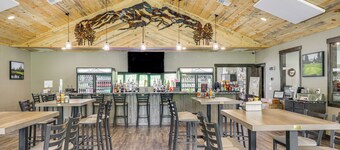 Deck & Mtn Views: Libby Home on Golf Course!