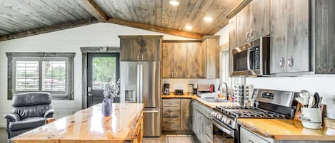 House (2 Bedrooms) | Interior