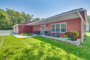 House (2 Bedrooms) | Interior - Newly Built Home Near Morrison Rockwood State Park (Morrison)