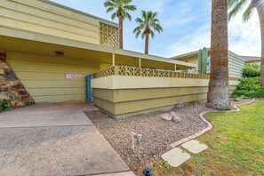 Apartment (2 Bedrooms) | Interior - Walk to Old Town: Chic Scottsdale Condo w/ Pool! (Scottsdale)