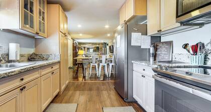 Rustic & Secluded Nevada Home: On-site Dog Park!