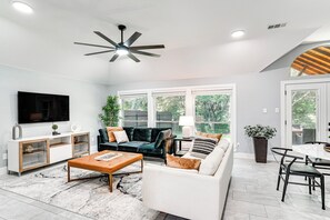 House (4 Bedrooms) | Front of property - 2 Living Areas, Fireplace! Gem 11 Mi to Fort Worth (Fort Worth)