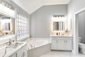 House (4 Bedrooms) | Interior - 2 Living Areas, Fireplace! Gem 11 Mi to Fort Worth (Fort Worth)