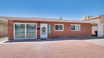 House (1 Bedroom) | Interior